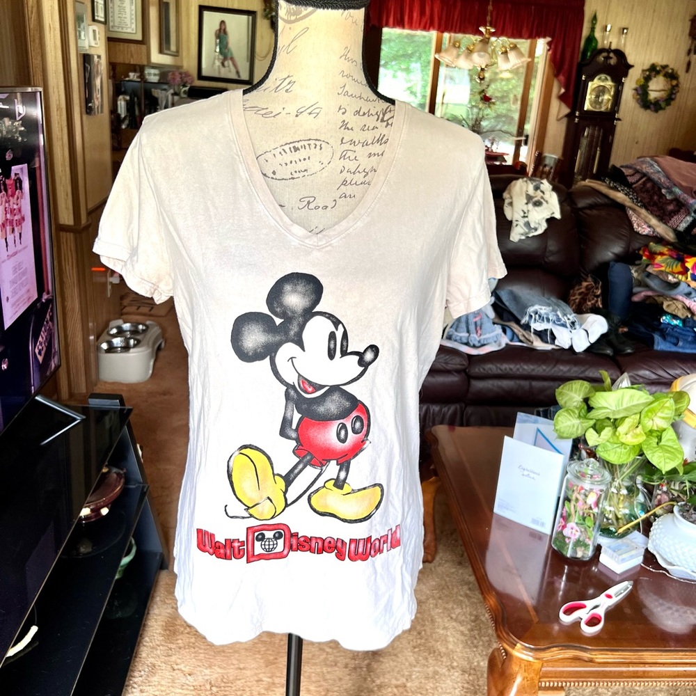 Woman’s Walt Disney World Micky Mouse tee shirt